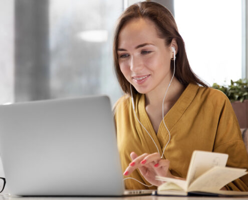 A woman using online hypnotherapy, Cognitive hypnotherapy in Colchester and online